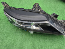 Load image into Gallery viewer, Frontscheinwerfer Mitsubishi L200 Rechts Scheinwerfer Headlight SCH4646387035df