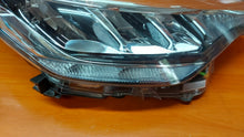 Laden Sie das Bild in den Galerie-Viewer, Frontscheinwerfer Toyota Chr C-Hr 81110-F4180 LED Rechts Scheinwerfer Headlight SCH9902378111bn