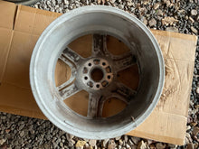 Load image into Gallery viewer, 1x Alufelge 18 Zoll 8.0" 5x112 39ET Glanz Silber 8R0601025A Audi Q5 Rim Wheel FEL7149984209yc