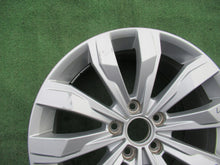 Load image into Gallery viewer, 1x Alufelge 17 Zoll 7.0&quot; 5x112 45ET Glanz Silber 2GA601025A VW T-Roc Rim Wheel