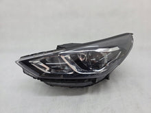 Laden Sie das Bild in den Galerie-Viewer, Frontscheinwerfer Hyundai I30 III G4921-64010 Ein Stück (Rechts oder Links)
