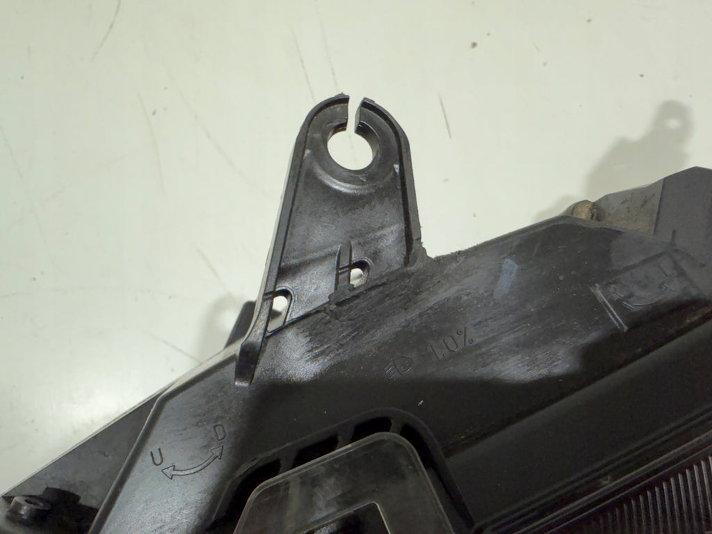 Frontscheinwerfer Toyota V 744NAWY21W Ein Stück (Rechts oder Links) Headlight SCH6467334598kr