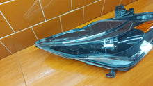 Laden Sie das Bild in den Galerie-Viewer, Frontscheinwerfer Toyota Aygo LED Rechts Scheinwerfer Headlight SCH7861619006wf