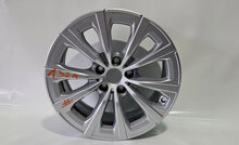 Load image into Gallery viewer, 1x Alufelge 17 Zoll 7.5" 5x112 30ET Glanz 7915323SIL BMW 3 G21 G20 Rim Wheel FEL2013893655ze