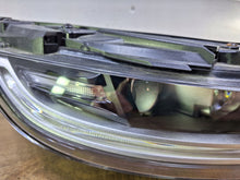 Laden Sie das Bild in den Galerie-Viewer, Frontscheinwerfer Kia Soul III 92102-J2 Rechts Scheinwerfer Headlight