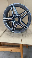 Laden Sie das Bild in den Galerie-Viewer, 1x Alufelge 19 Zoll 7.5" 5x112 53ET A2474011500 Mercedes-Benz Glb Gla Amg FEL1066192009ul