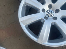 Load image into Gallery viewer, 4x Alufelge 18 Zoll 7.5&quot; 5x112 40ET Glanz Silber 601025AM VW Passat Phaeton