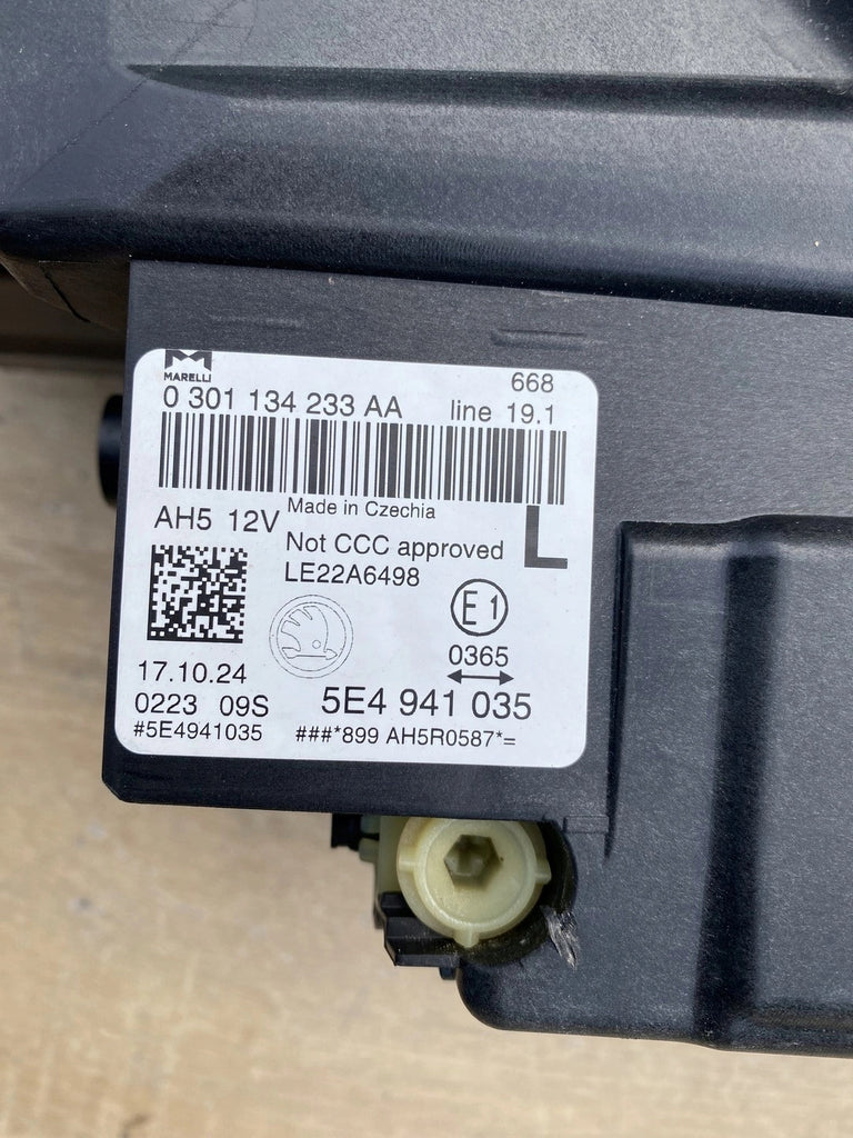 Frontscheinwerfer Skoda Octavia IV 5E4941015A Full LED Rechts oder Links SCH8396333424ok