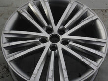 Laden Sie das Bild in den Galerie-Viewer, 1x Alufelge 19 Zoll 7.0&quot; 5x112 43ET 565601025R 565601025B Skoda Kodiaq Rim Wheel