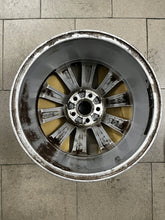 Load image into Gallery viewer, 1x Alufelge 16 Zoll 7.0&quot; 5x100 46ET Glanz Silber VW Polo 6r Rim Wheel