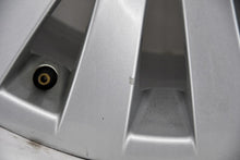 Load image into Gallery viewer, 1x Alufelge 18 Zoll 8.0" 5x120 30ET Glanz Silber 6775777 BMW 1 Rim Wheel FEL5682138207id