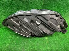 Laden Sie das Bild in den Galerie-Viewer, Frontscheinwerfer Ford Focus JX7B-13E015-AE Links Scheinwerfer Headlight SCH1518400038lk