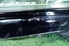 Laden Sie das Bild in den Galerie-Viewer, Frontscheinwerfer Skoda Octavia IV Rechts Scheinwerfer Headlight SCH6644563981hk