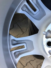 Load image into Gallery viewer, 1x Alufelge 17 Zoll 7.0" 6x114.3 45ET Glanz Silber AC4CHT6 Nissan Navara D23 FEL7040021741wc