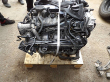 Laden Sie das Bild in den Galerie-Viewer, Motor Mercedes-Benz 270910 1.6 CGI 2012 Benzin Engine Unkomplett
