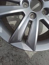 Laden Sie das Bild in den Galerie-Viewer, 1x Alufelge 17 Zoll 7.0&quot; 5x108 40,5ET 31471309 Volvo S60 V60 Rim Wheel