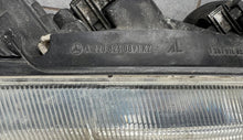 Load image into Gallery viewer, Frontscheinwerfer Mercedes-Benz W220 A2208202461 Rechts Scheinwerfer Headlight SCH8563348094sa