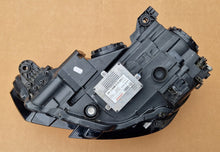 Laden Sie das Bild in den Galerie-Viewer, Frontscheinwerfer Audi A3 8V0941044E LED Ein Stück (Rechts oder Links) Headlight