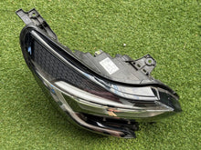 Laden Sie das Bild in den Galerie-Viewer, Frontscheinwerfer Renault Captur 260104525R Full LED Rechts Headlight SCH8318119629zl