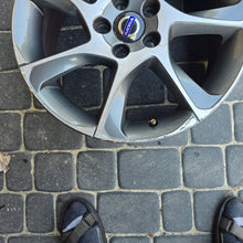 Laden Sie das Bild in den Galerie-Viewer, 1x Alufelge 17 Zoll 7.0" 5x108 50ET 31408408 Volvo V60 Rim Wheel FEL1101478152gw