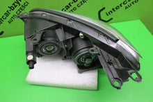 Laden Sie das Bild in den Galerie-Viewer, Frontscheinwerfer Toyota Rav 4 BZZ752 Rechts Scheinwerfer Headlight SCH4963472717ld