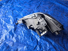 Laden Sie das Bild in den Galerie-Viewer, Frontscheinwerfer Mazda 3 BCJH-51030 Rechts Scheinwerfer Headlight SCH8754705444ko