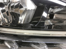 Load image into Gallery viewer, Frontscheinwerfer Dacia Duster 260101133R LED Rechts Scheinwerfer Headlight