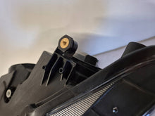 Load image into Gallery viewer, Frontscheinwerfer VW Caddy 2K8941005 Ein Stück (Rechts oder Links) Headlight SCH6047076643rr