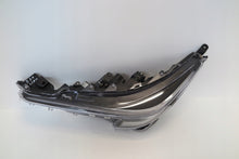 Laden Sie das Bild in den Galerie-Viewer, Frontscheinwerfer Toyota Corolla 8115002S70 LED Links Scheinwerfer Headlight SCH2460222051ll