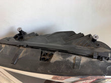 Laden Sie das Bild in den Galerie-Viewer, Frontscheinwerfer Mercedes-Benz Gla A2479415704KZ Links Scheinwerfer Headlight SCH6542260390le