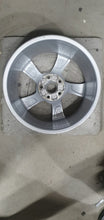 Laden Sie das Bild in den Galerie-Viewer, 1x Alufelge 17 Zoll 7.5" 5x112 38ET Glanz Silber 8W0601025EH Audi A4 Rim Wheel FEL6610928656xt
