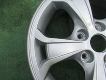 Laden Sie das Bild in den Galerie-Viewer, 1x Alufelge 16 Zoll 6.5&quot; 5x114.3 41ET Glanz Silber 52910-2E700 Hyundai Tucson