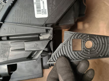 Load image into Gallery viewer, Frontscheinwerfer Jeep Grand Cherokee Wk2 682666564AJ Xenon Rechts Headlight SCH3150967715ig