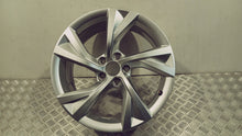 Laden Sie das Bild in den Galerie-Viewer, 1x Alufelge 18 Zoll 8.0" 5x112 40ET Glanz Silber 8W0601025EJ Audi A4 B9 FEL8732081167op