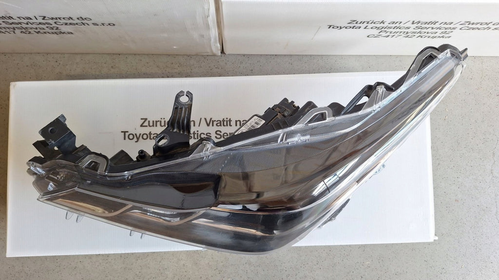 Frontscheinwerfer Toyota Corolla 81150-02T31-00 Links Scheinwerfer Headlight SCH8840971550nv
