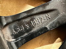 Laden Sie das Bild in den Galerie-Viewer, 1x Alufelge 18 Zoll 6.5" 5x112 44,5ET A2434010000 Mercedes-Benz Eqa Eqb FEL6552757554jo