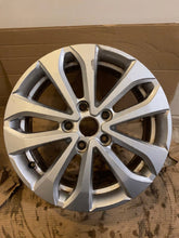 Laden Sie das Bild in den Galerie-Viewer, 1x Alufelge 16 Zoll 6.5&quot; 5x114.3 403005287R Renault Rim Wheel
