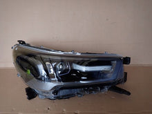 Laden Sie das Bild in den Galerie-Viewer, Frontscheinwerfer Toyota Hilux VIII 81110-YP431 Full LED Rechts Headlight SCH8288356034dd