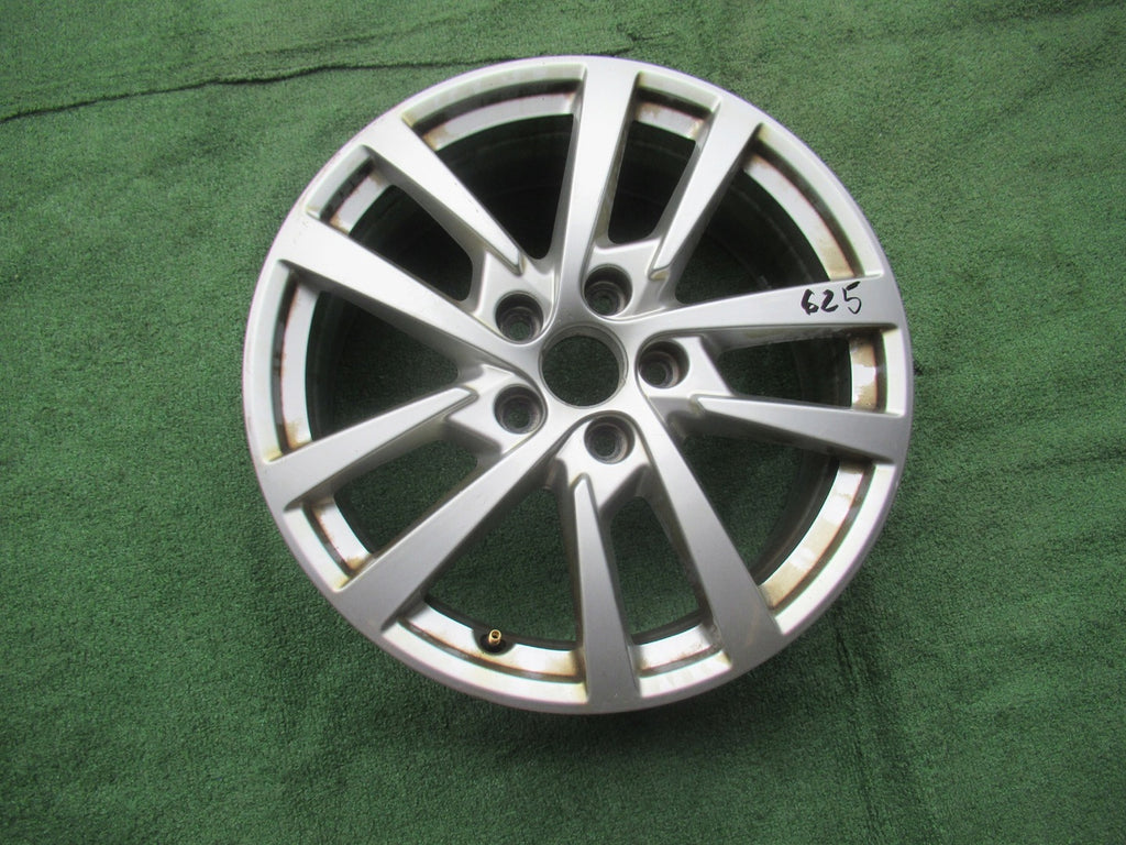 1x Alufelge 17 Zoll 6.0" 5x112 48ET Glanz Silber 8V0601025DH Audi A3 Rim Wheel