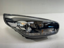 Laden Sie das Bild in den Galerie-Viewer, Frontscheinwerfer Kia Carens I Xenon Rechts Scheinwerfer Headlight SCH2973564712zq
