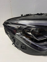 Load image into Gallery viewer, Frontscheinwerfer Mercedes-Benz X118 C118 A1189063200 LED Rechts Headlight