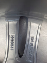 Load image into Gallery viewer, 1x Alufelge 18 Zoll 8.5" 5x120 47ET Glanz Silber 7845881 MA-DAR81 BMW 3 F31 FEL2393592087ow
