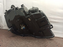Laden Sie das Bild in den Galerie-Viewer, Frontscheinwerfer Mercedes-Benz W204 A2048207459 85122000 Xenon Links Headlight SCH6860305616wn