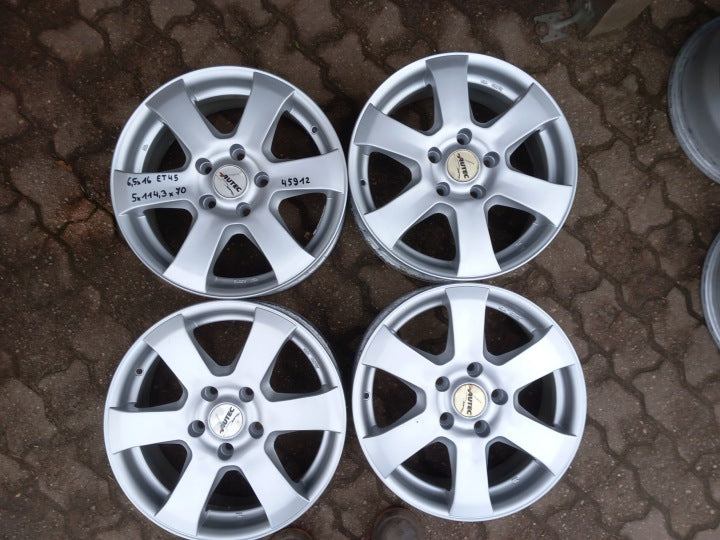 4x Alufelge 16 Zoll 6.5" 5x114.3 45ET Hyundai Tucson Rim Wheel FEL4613155110jk