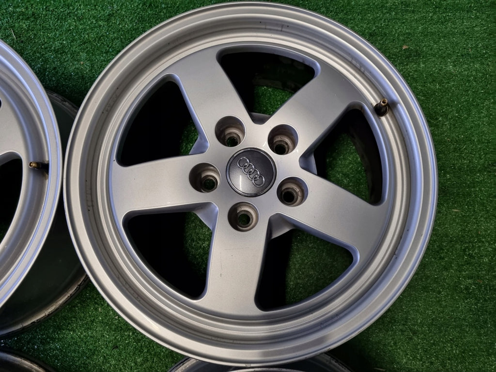 4x Alufelge 16 Zoll 7.0" 5x112 35ET Glanz Silber 8W0601025 Audi C7 A4 B8 FEL3959374267ql