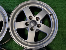 Laden Sie das Bild in den Galerie-Viewer, 4x Alufelge 16 Zoll 7.0" 5x112 35ET Glanz Silber 8W0601025 Audi C7 A4 B8 FEL3959374267ql
