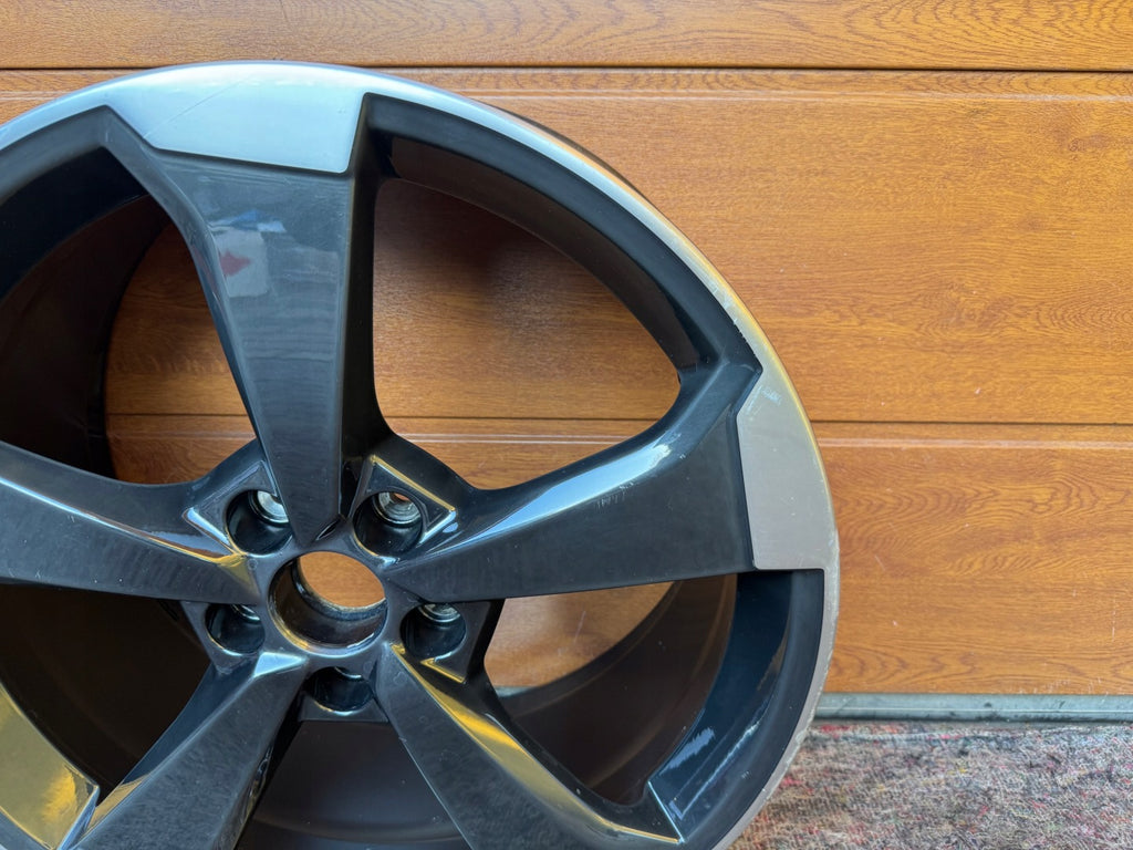 1x Alufelge 19 Zoll 8.5" 5x112 53ET Glanz Schwarz 8V0601025FC Audi A3 Rim Wheel FEL8062853293dl