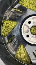 Load image into Gallery viewer, 1x Alufelge 16 Zoll 7.0" 5x114.3 50ET 52910Q0200 Hyundai Bayon Rim Wheel FEL6389693360rv