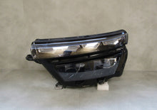 Laden Sie das Bild in den Galerie-Viewer, Frontscheinwerfer Skoda Kamiq 658941015 LED Links Scheinwerfer Headlight SCH9442510776vi