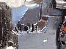 Laden Sie das Bild in den Galerie-Viewer, Frontscheinwerfer Audi A3 8V0941032A Xenon Links Scheinwerfer Headlight